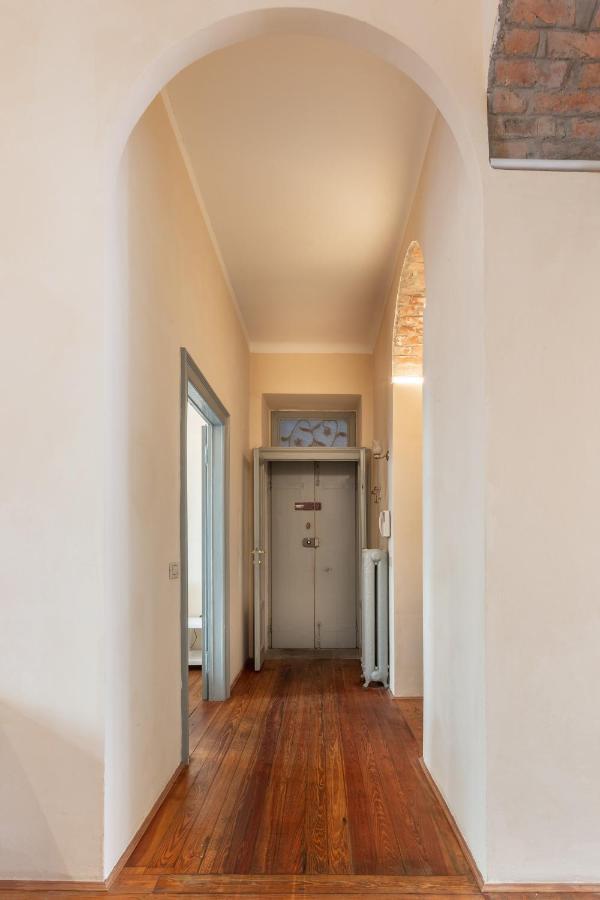 Suite Cavour By Icasamia It Varese Exterior foto
