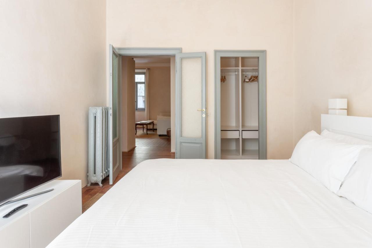 Suite Cavour By Icasamia It Varese Exterior foto