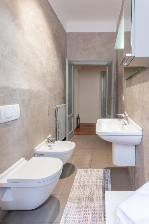 Suite Cavour By Icasamia It Varese Exterior foto